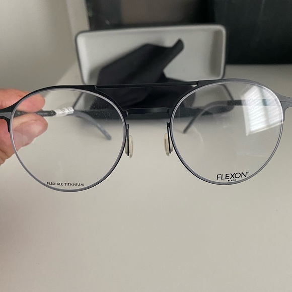 Brand new flex on glasses - Picture 2 of 3